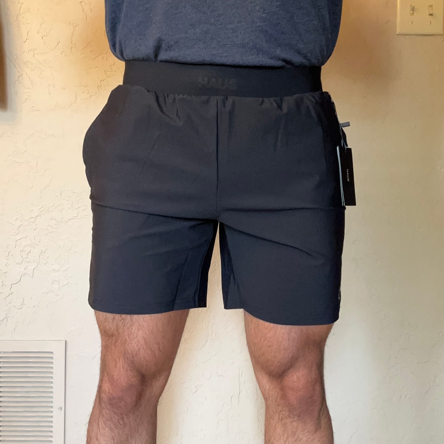 Customer photo review of Everyday Essential Short 6.5"