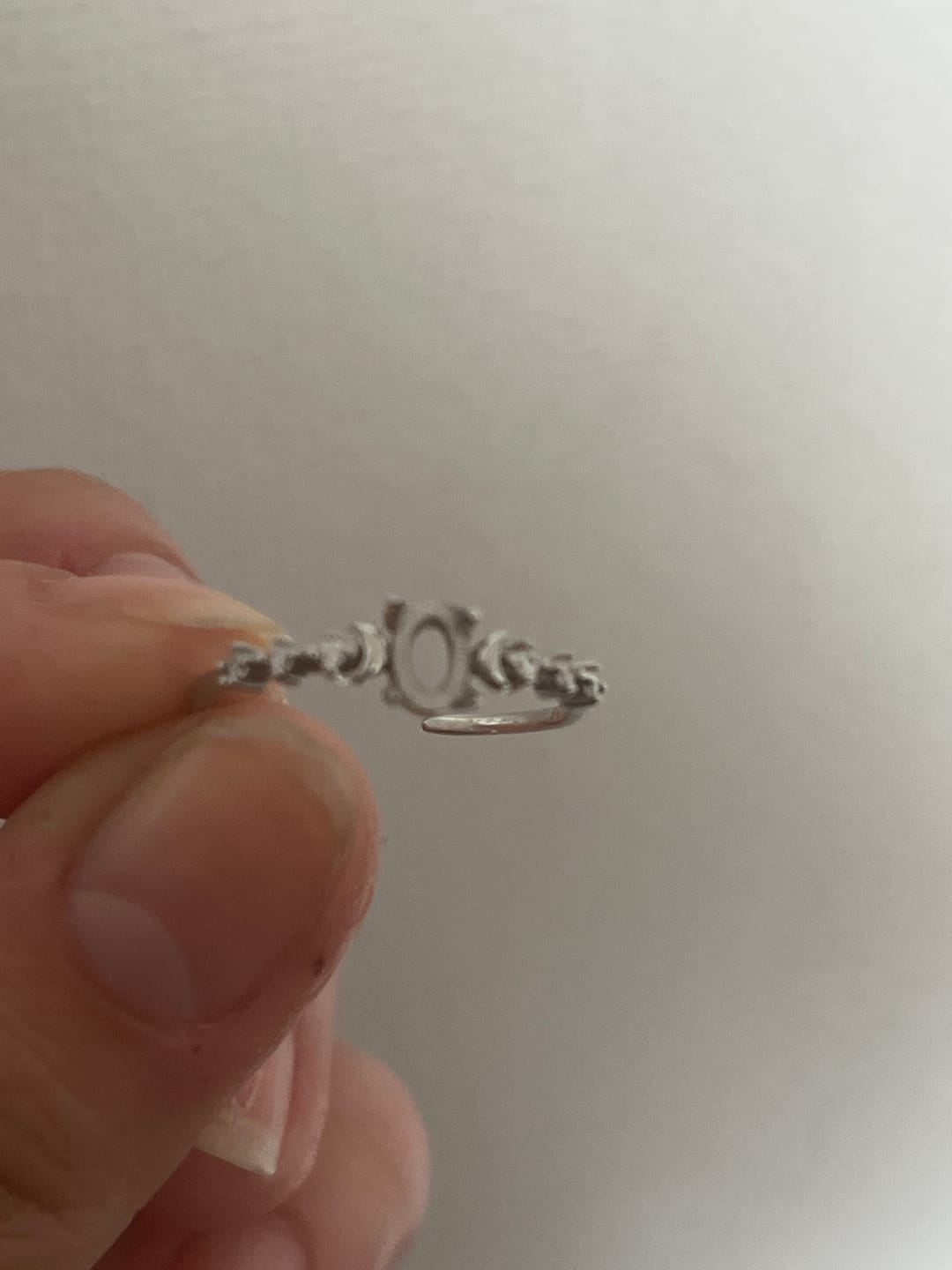 Customer photo review of Anillo ajustable Opal Moon