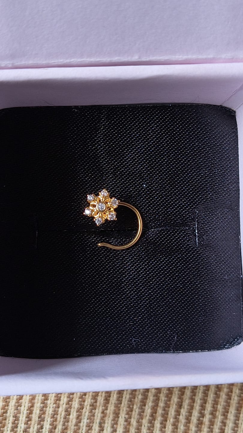 Customer photo review of Petal Glow Wired Nose Pin