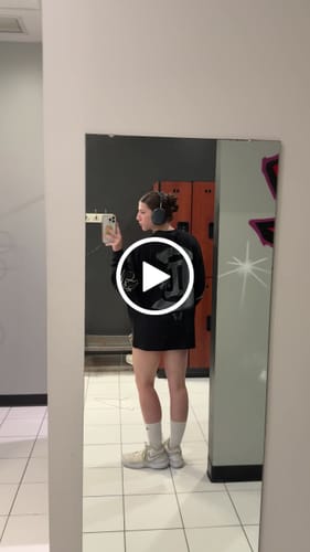 Customer video review of NY Longsleeve