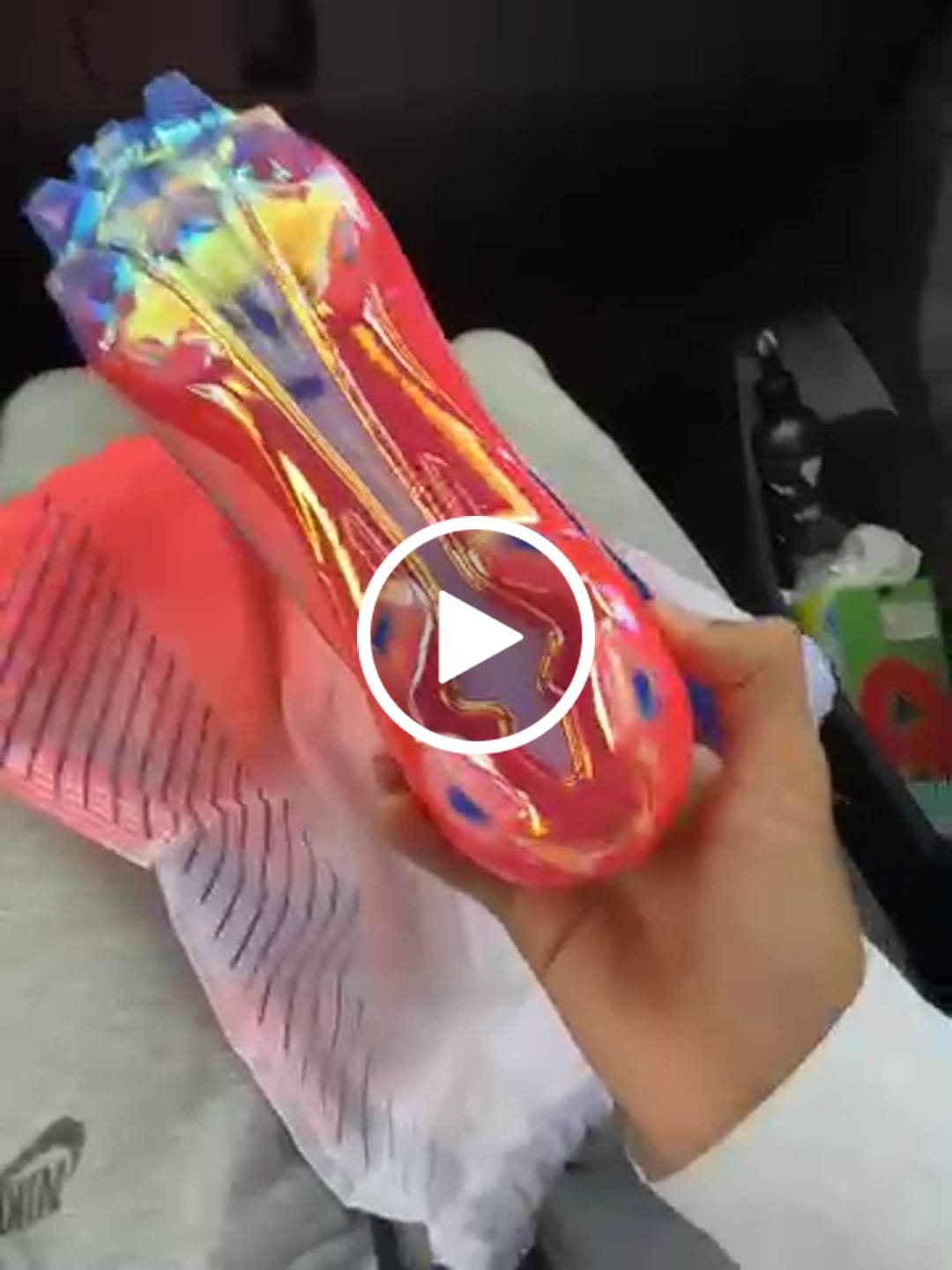 Customer video review of F50 Hyperfast Elite Laceless FG Control or Chaos - Blanc/Violet/Solar Turbo