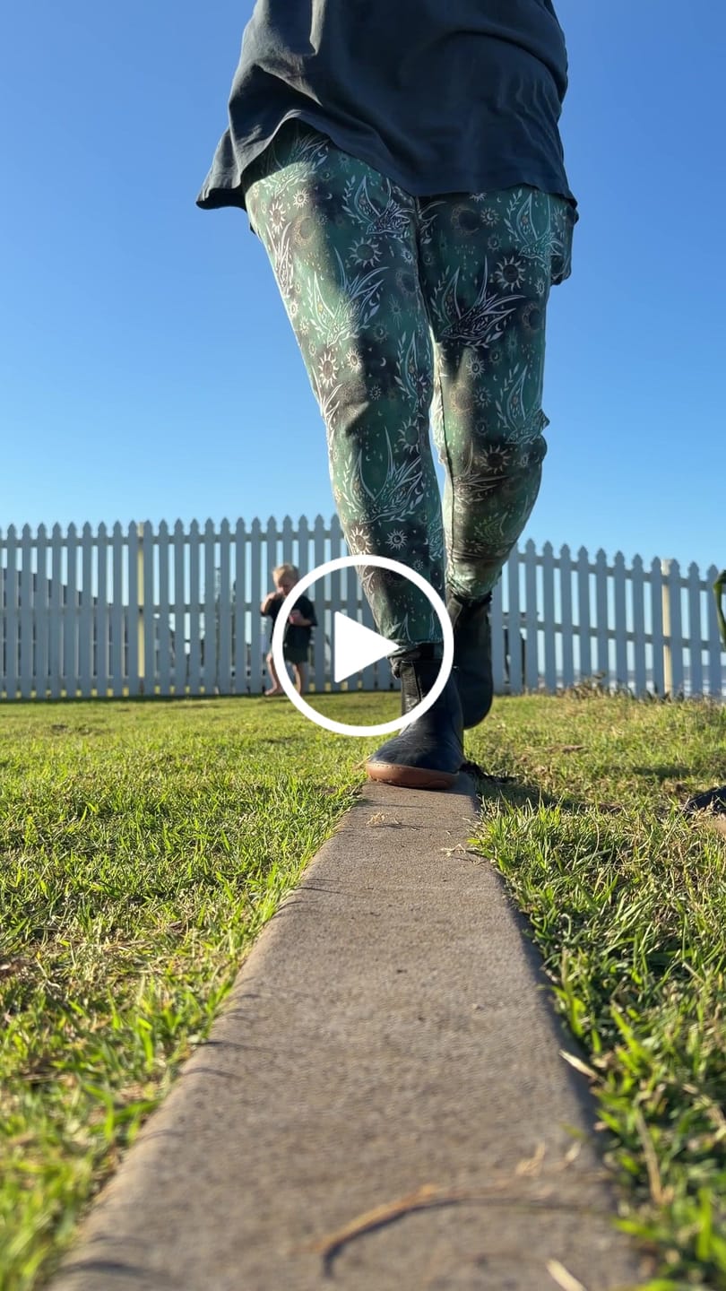 Customer video review of BLACK GUM | CHELSEA BOOTS - ADULTS
