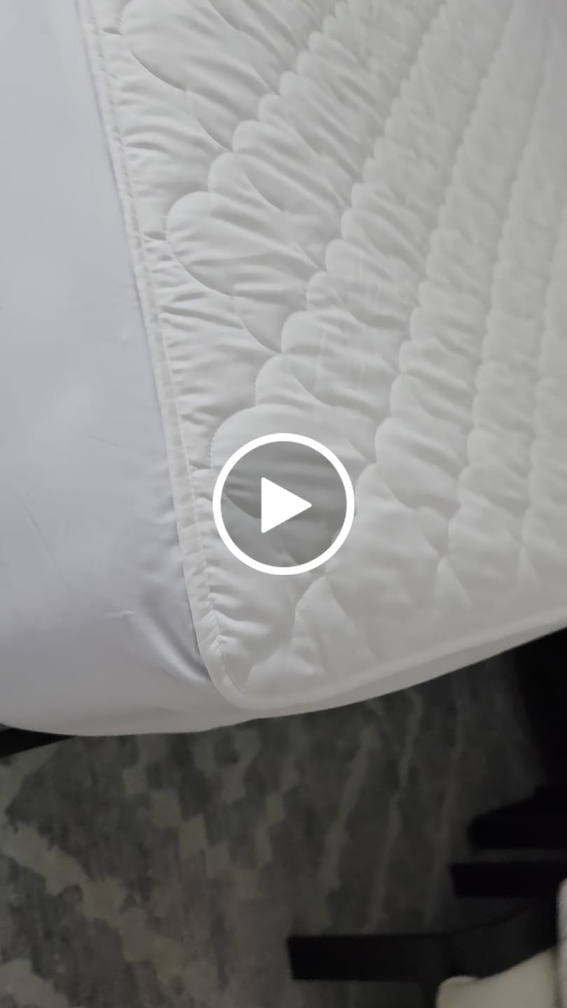 Customer video review of CloudShield Waterproof Mattress Protector