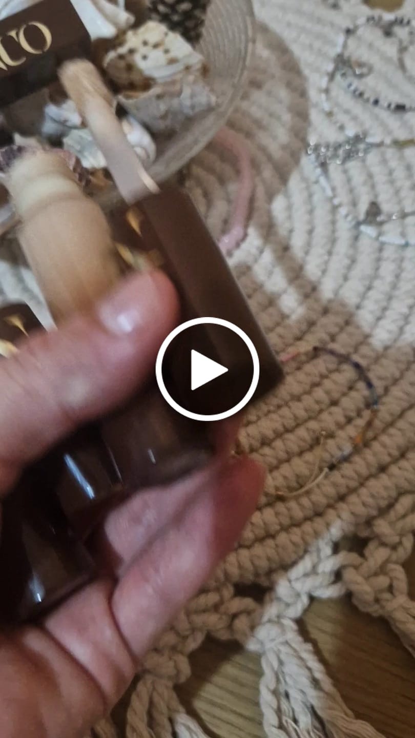 Customer video review of Concealer cu acoperire mare