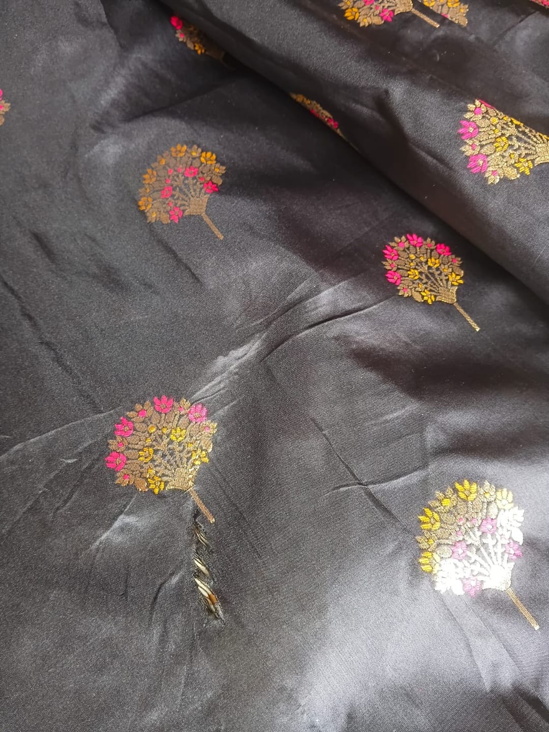 Customer photo review of Season Begins Banarasi Saree