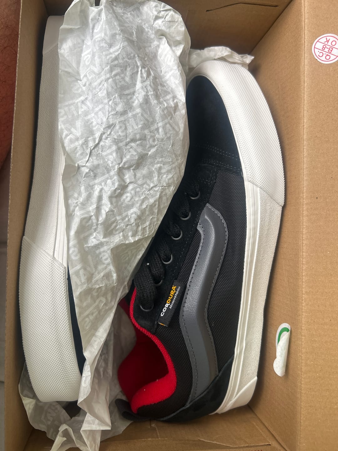 Customer photo review of Zapatillas Vans Hombre Knu Skool Negro