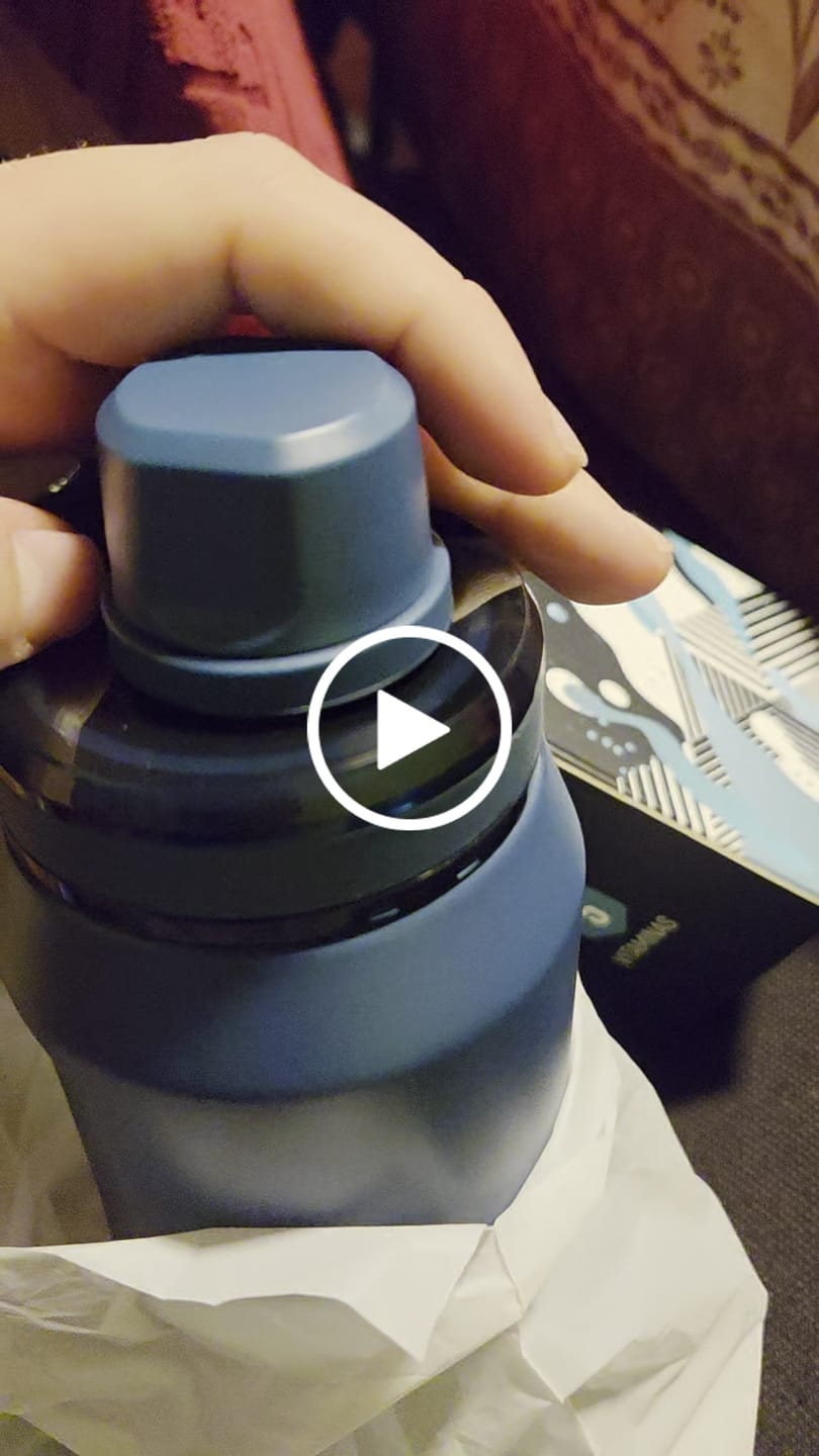 Customer video review of Botella Térmica Acero Inoxidable 750 ml
