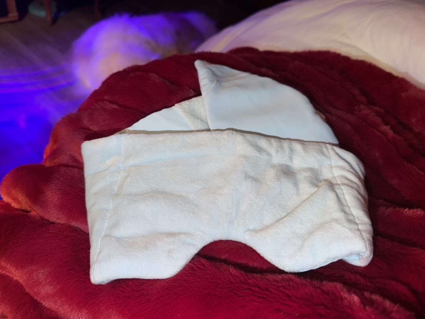 Customer photo review of Adjustable Weighted Eye Mask