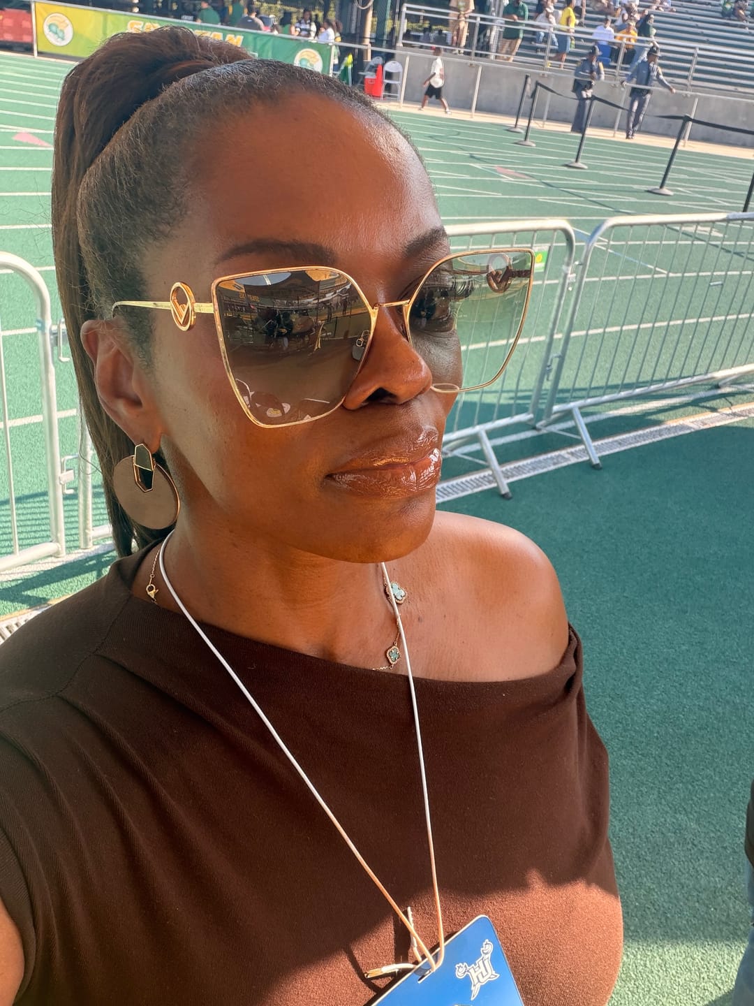 Customer photo review of Shake N Go Pony Crush Drawstring Ponytail - GLOWUP