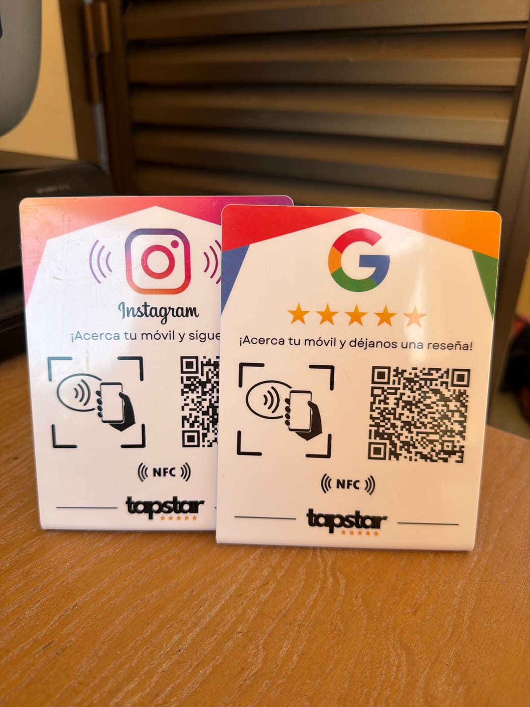 Customer photo review of Expositor Seguidores Instagram