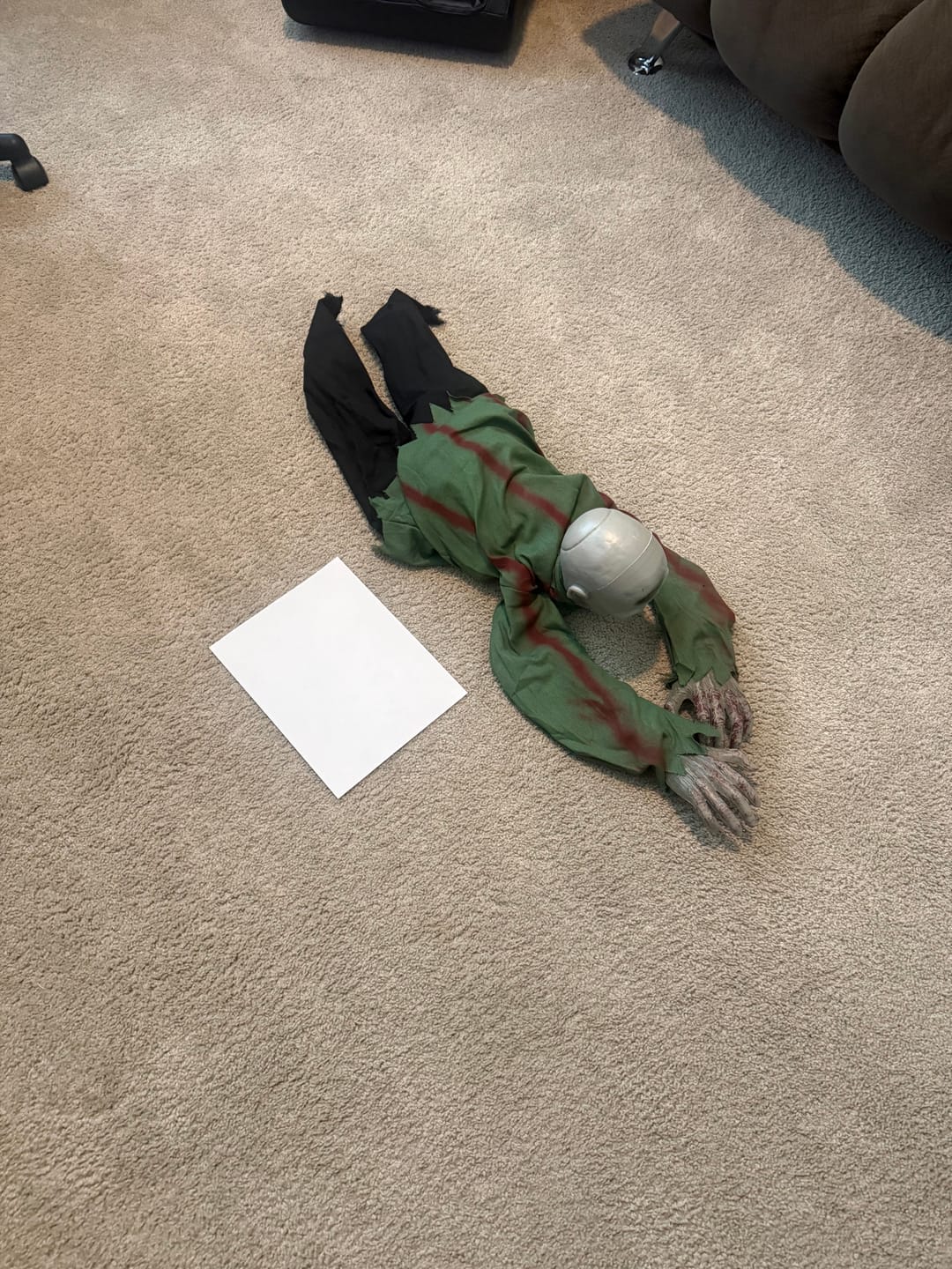 Customer photo review of Gravehaunt Robot Zombie