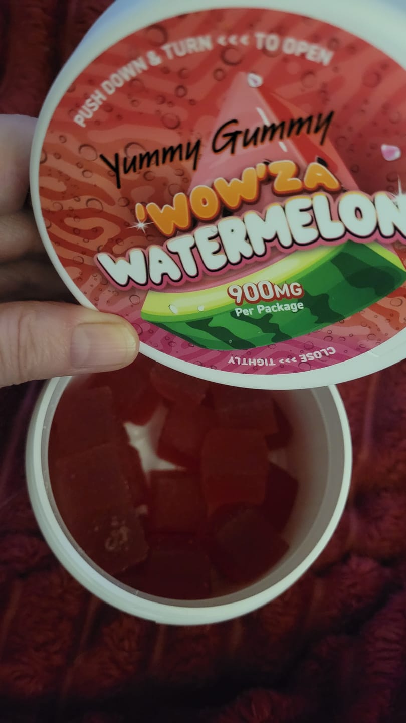 Customer photo review of 900MG Yummy Gummy D9