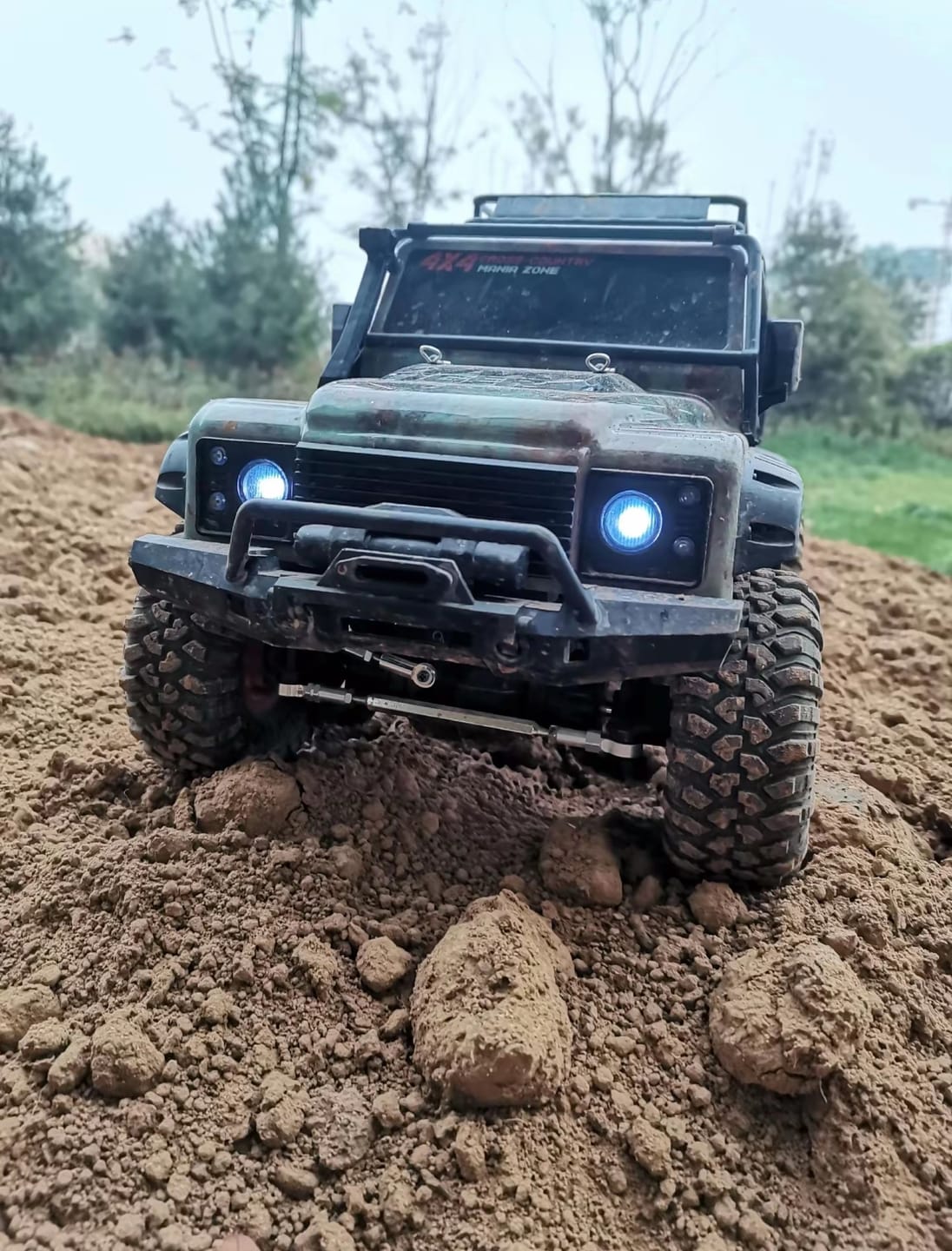 Customer photo review of 1:10 4WD High-Speed Remote Control Defender Crawler – 50 km/h All-Terrain Off-Road RC Truck