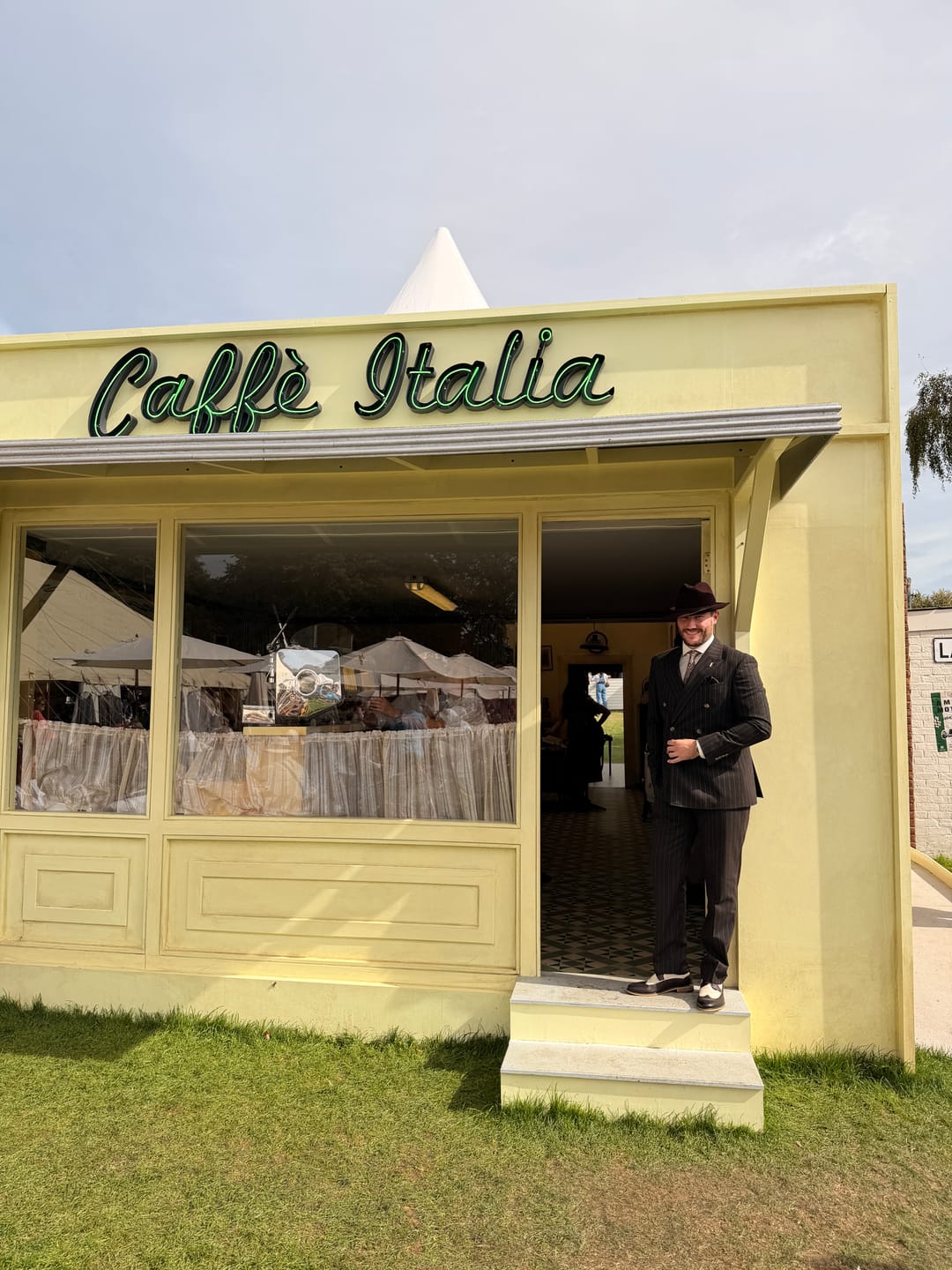 Customer photo review of Signature Trilby