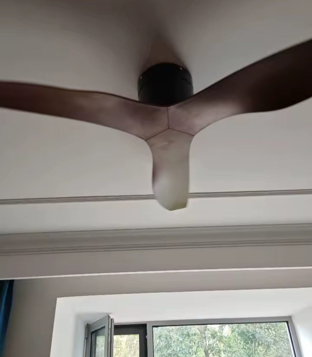 Customer photo review of Ventilateur Plafond Silencieux Ultra-Plat avec Moteur DC – Diamètre 106 cm / 132 cm