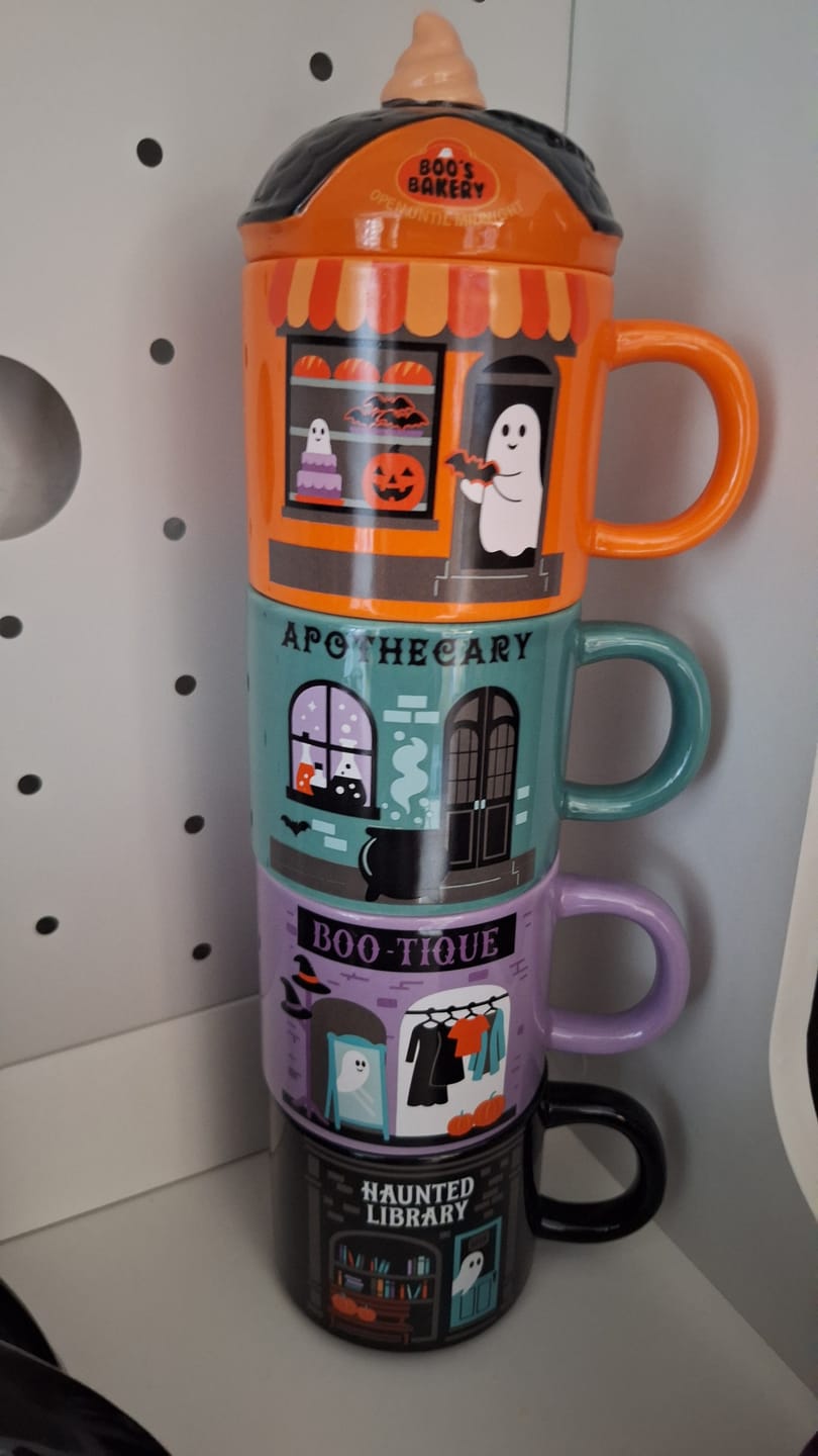 Customer photo review of Spooky Street Stapel-Tassen Set aus Keramik