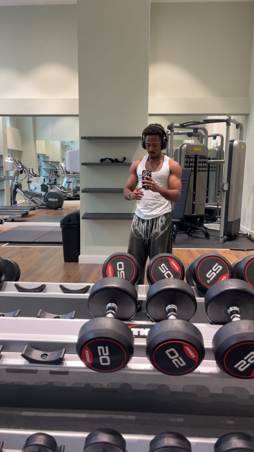 Customer photo review of 2079 - Dark Wave Joggers