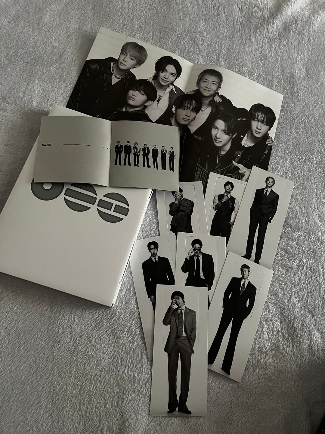Customer photo review of BTS - ARIRANG 5TH ALBUM LIVING LEGEND VER