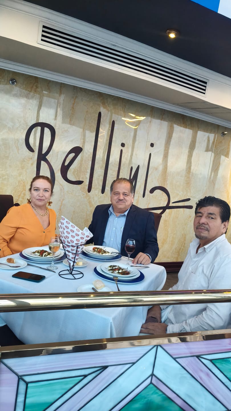 Customer photo review of Menú Golden
