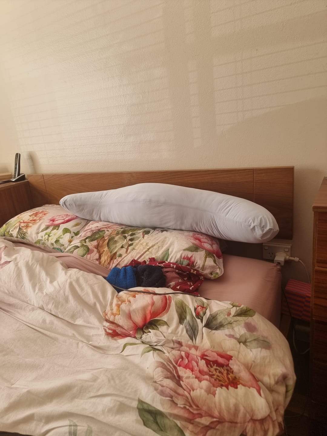 Customer photo review of Snuggi Body Align Pillow