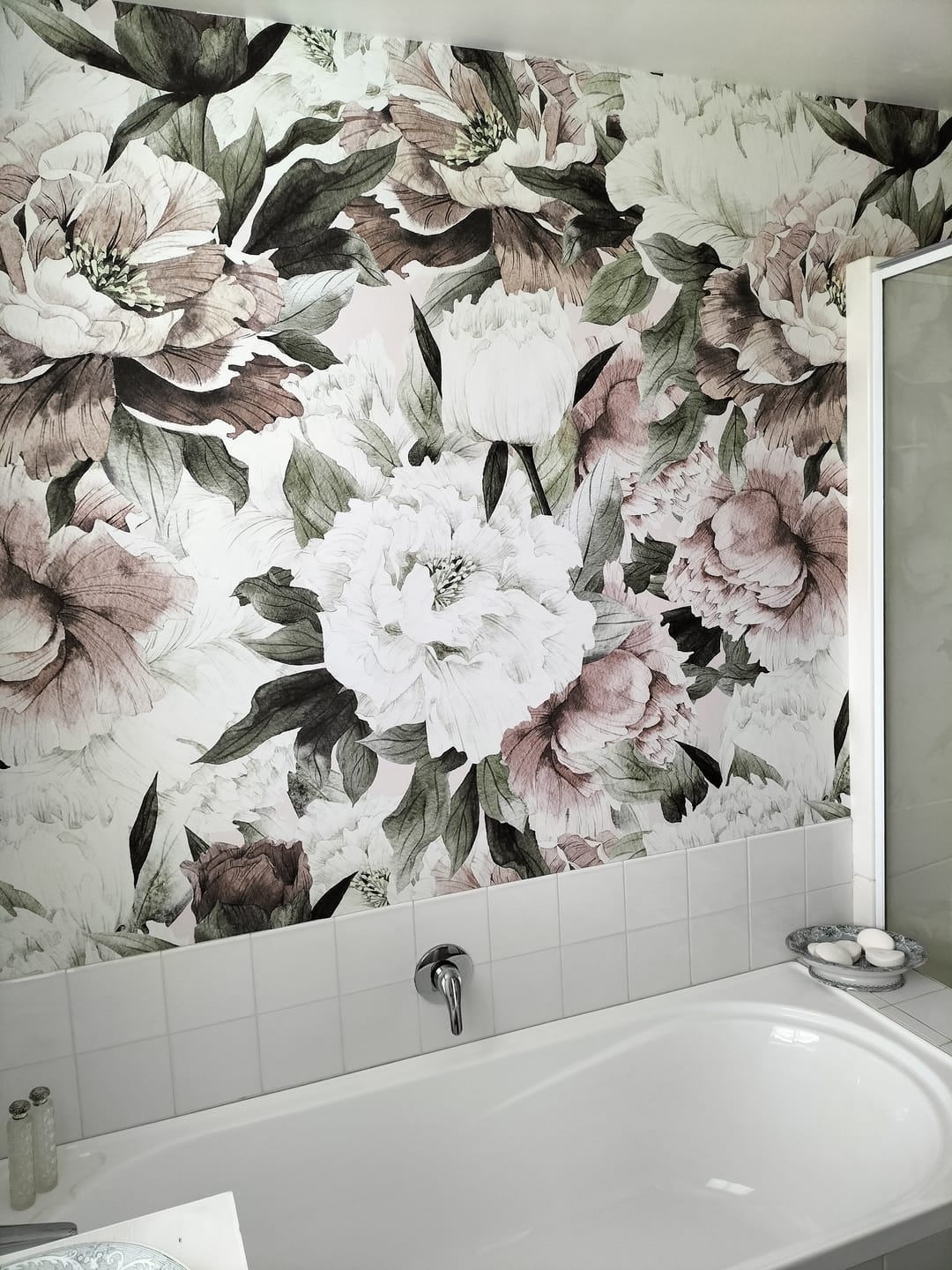 Customer photo review of Oversized Floral Bloom - Custom Sized Wallpaper Mural (per m2)