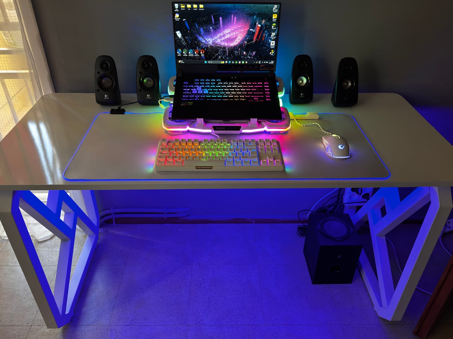 Customer photo review of CLAW - TKL Blue Switch Mekanik Oyuncu Klavyesi-Beyaz