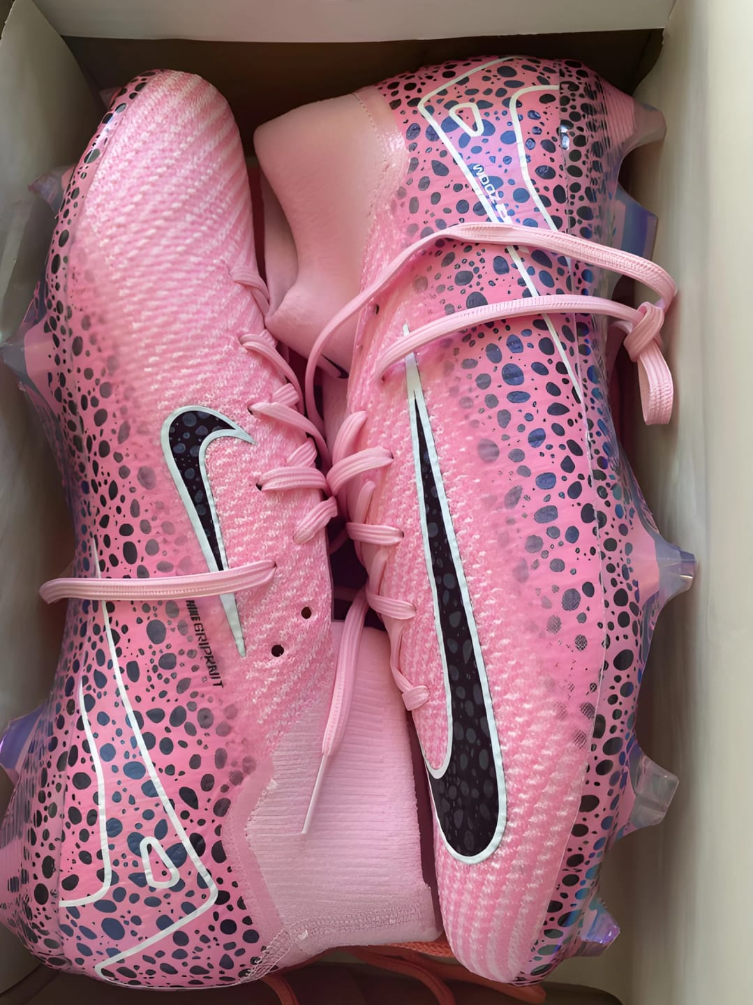 Customer photo review of Mercurial Vapor 16 Elite FG Pink Leopard