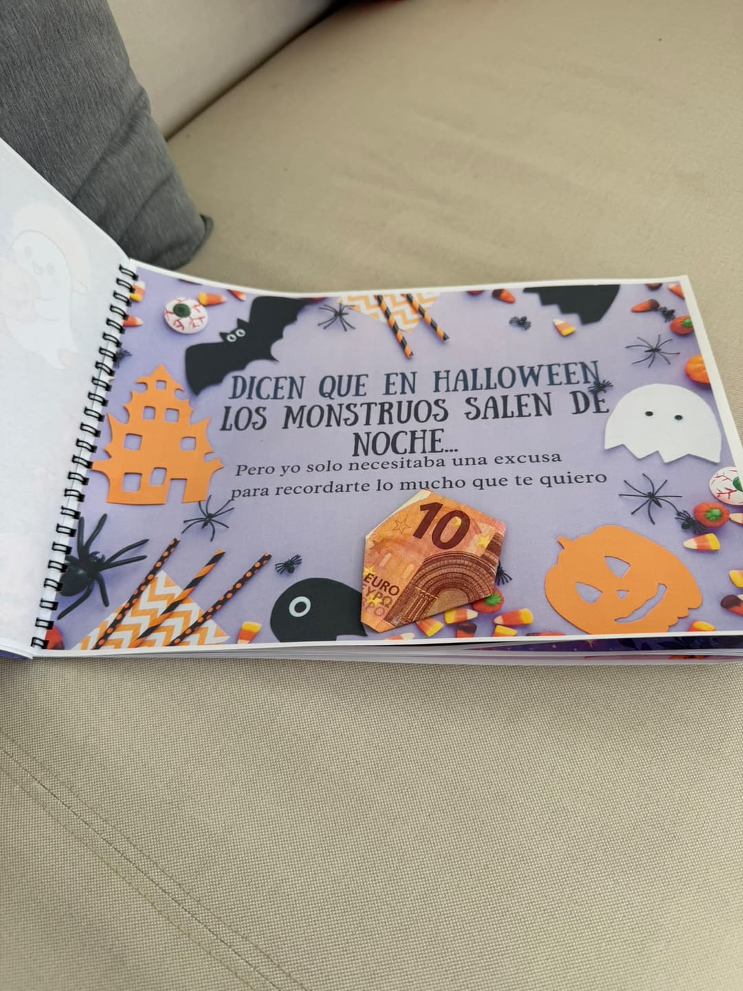 Customer photo review of Álbum Imprimible Halloween