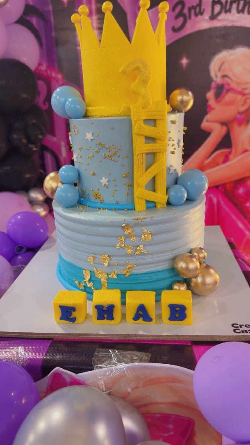 Customer photo review of Royal Crown First Birthday Cake
