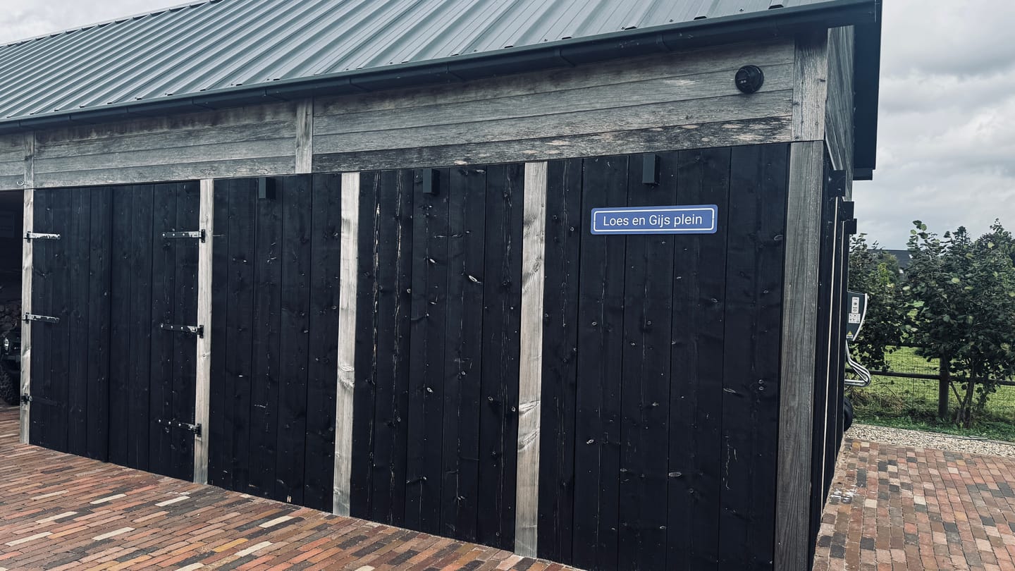 Customer photo review of Gepersonaliseerd straatnaambord met eigen tekst