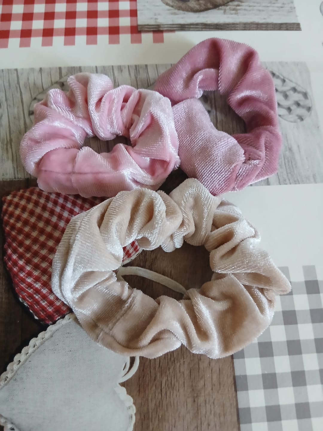 Customer photo review of LE TRIO DE CHOUCHOUS VELOURS