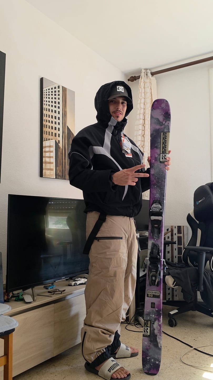 Customer photo review of Men's Army Green Insulated Baggy Snow Pants With Detachable Suspenders