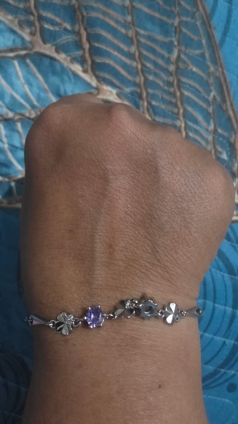 Customer photo review of Ana Clover Bracelet