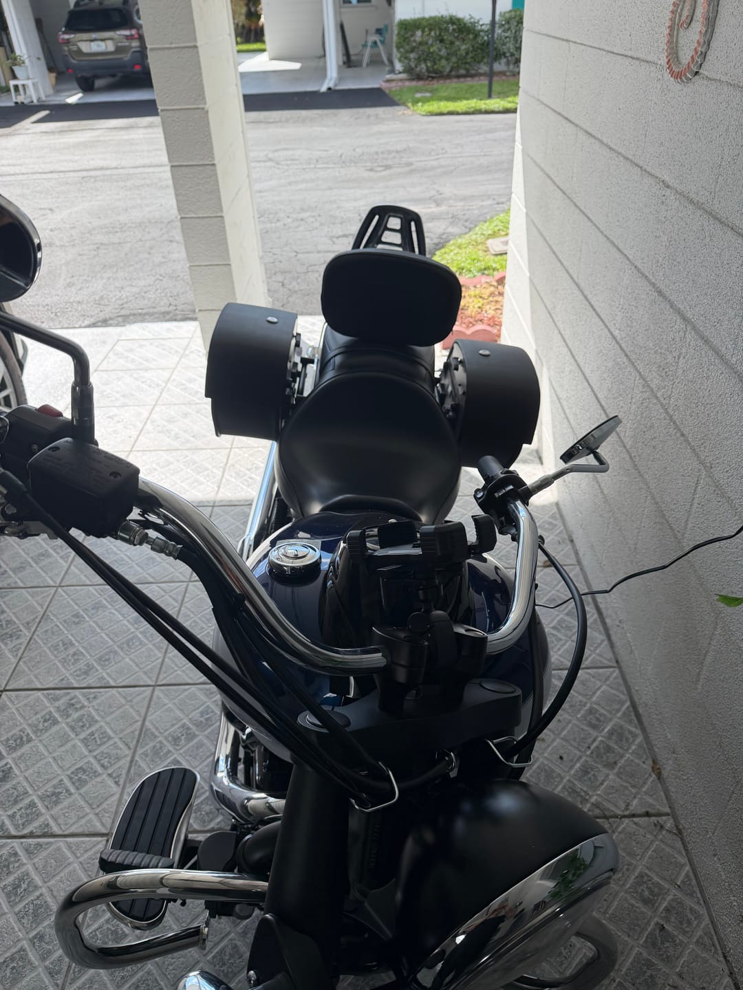 Customer photo review of 28L - Baelor Medium Quick Mount Kawasaki Vulcan 900 Classic VN900 Motorcycle Saddlebags