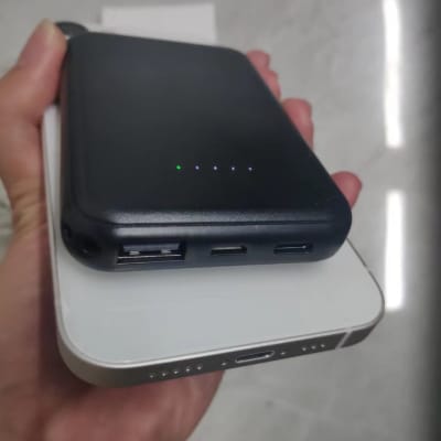 Customer photo review of MagCharge Mini – המטען הנייד שנצמד לטלפון ומטעין בלי כבל