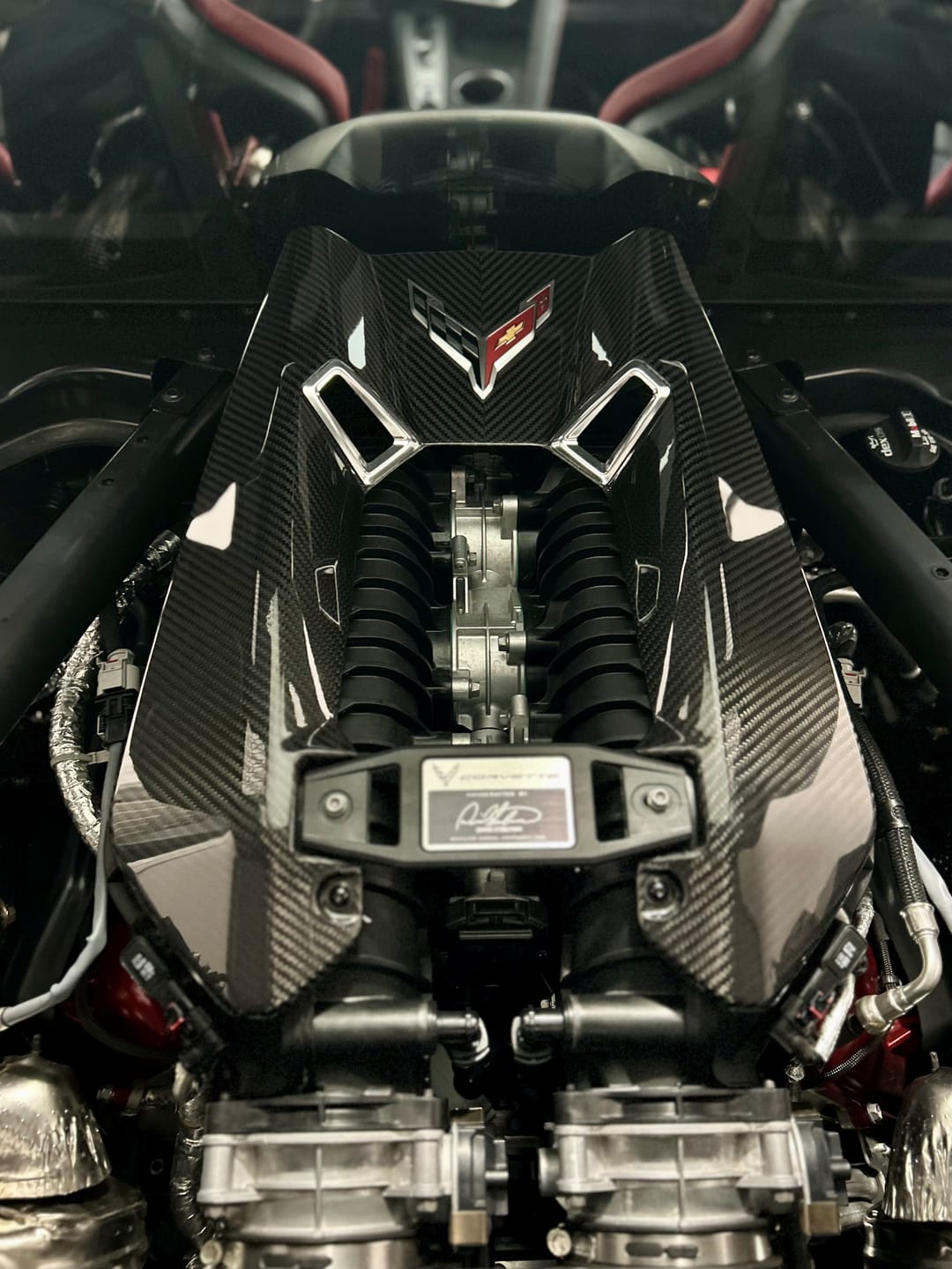 Customer photo review of Chevrolet Corvette C8 Z06 DRY CARBON FIBER Engine Cover