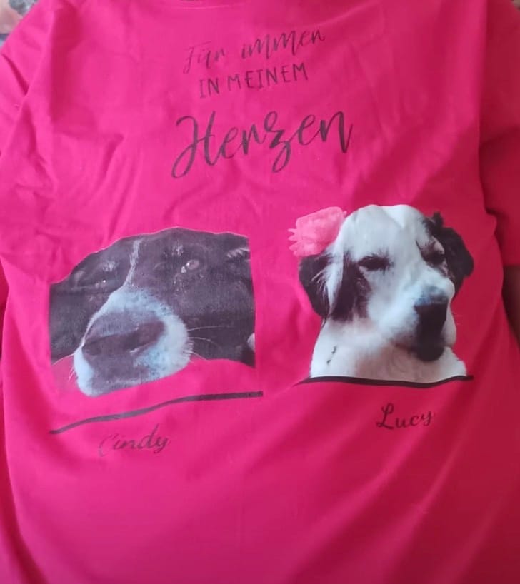 Customer photo review of Personalisiertes T-Shirt - Haustiereltern