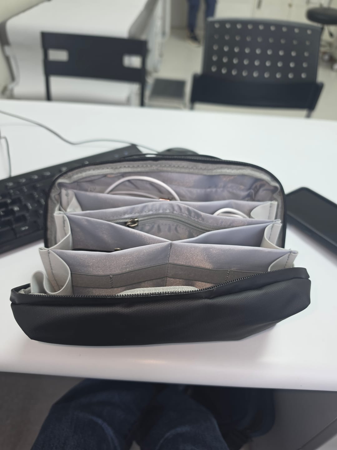 Customer photo review of Estuche Organizador de Cables y Accesorios de Tecnología
