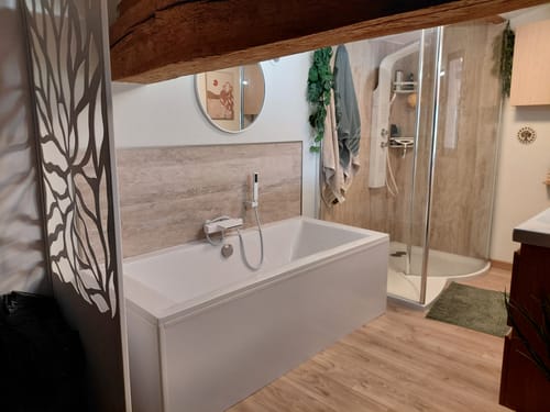 Customer photo review of Panneau Travertin Mural Salle de Bain SPC Effet Beige Mat – Étanche & Anti-Rayure