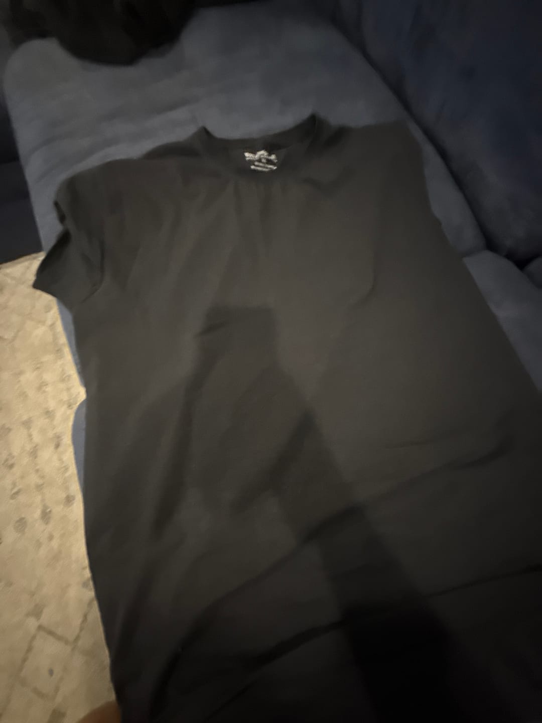 Customer photo review of 021 ESSENTIAL T-SHIRT