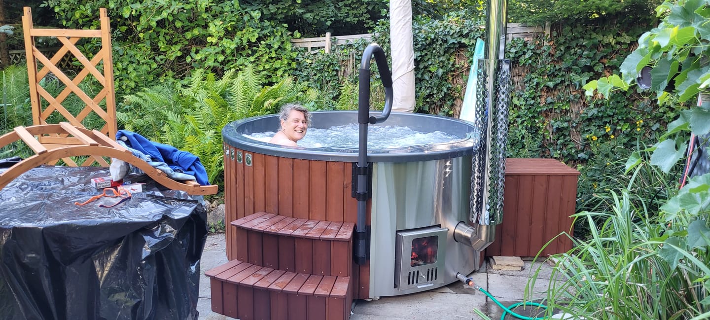 Customer photo review of Hot Tub RUND 180 (Acryl, Integrierter Ofen)
