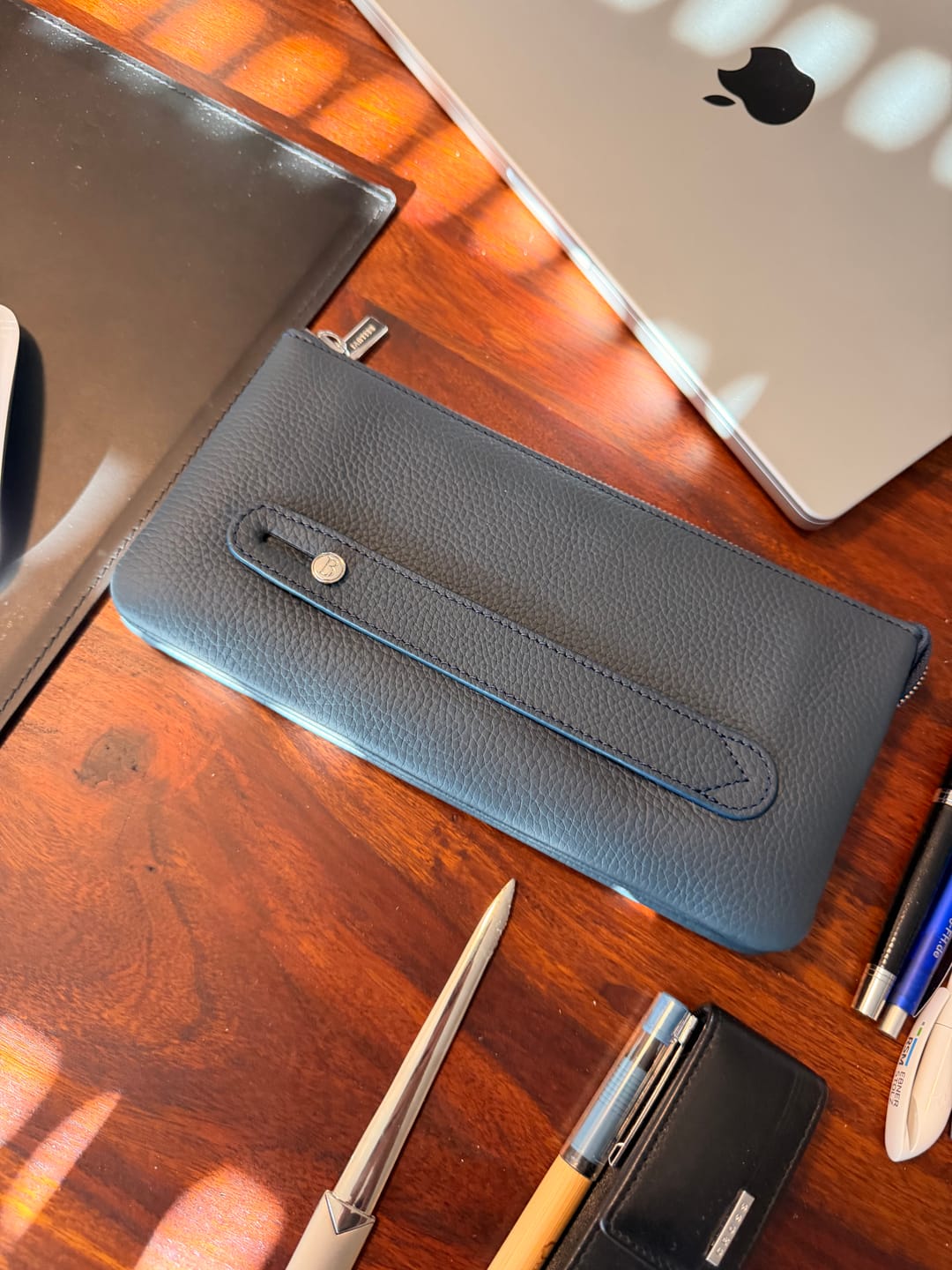 Customer photo review of Belluvi Duo Pouch