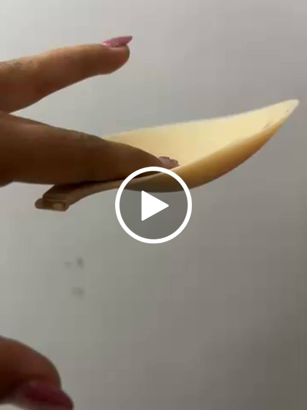 Customer video review of Brasier Invisible Adhesivo de Silicona, Keep Me Close - Nipskin®