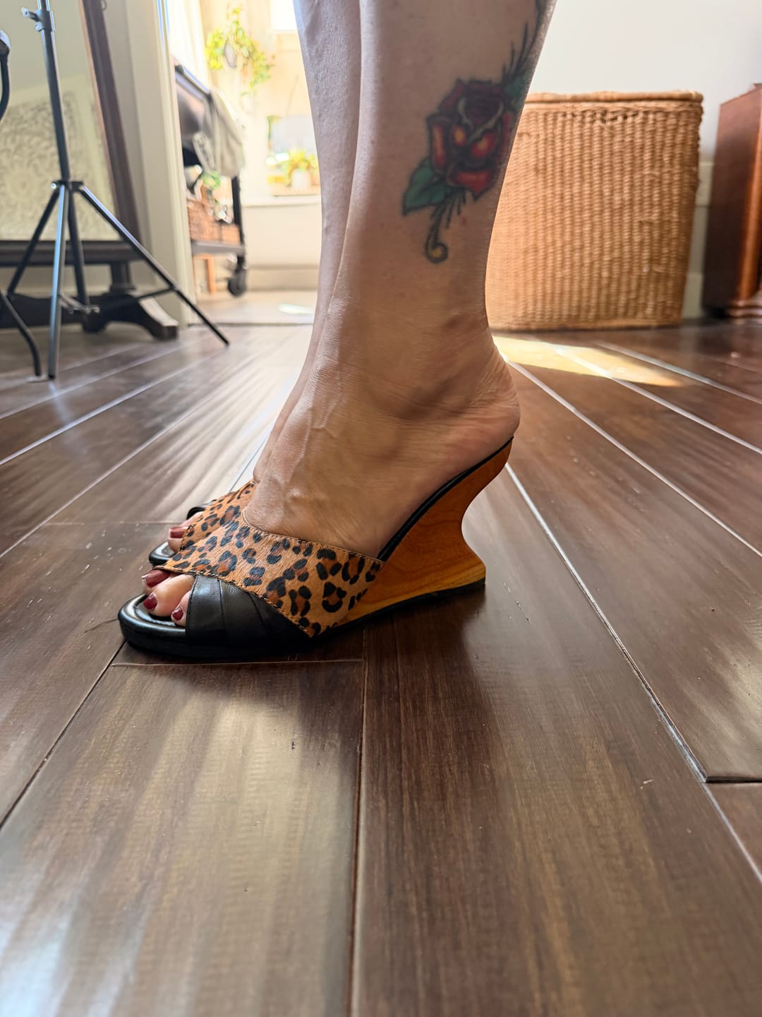 Customer photo review of Ilze Mule / hand-carved wood wedge shoes / Black Leather and Leopard