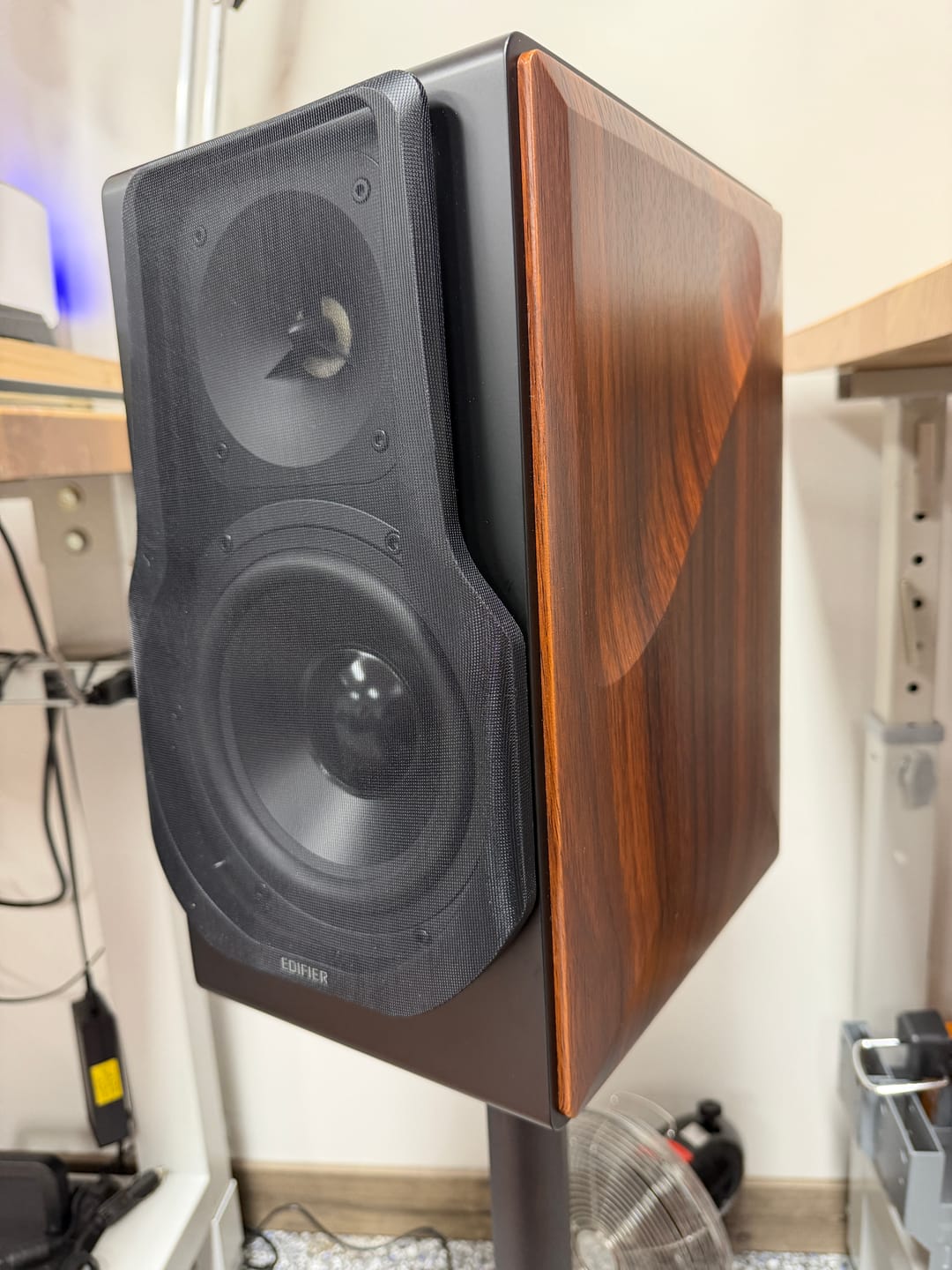 Customer photo review of S3000MKII Powered Wireless Bookshelf Speakers