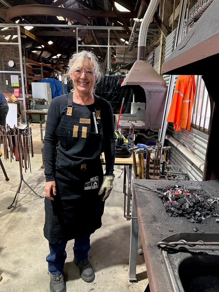 Customer photo review of KameLo Leather Welding Apron Lightweight Flame Retardant Suede Cowhide KC Certified for Welding, Grinding, DIY | AP-3