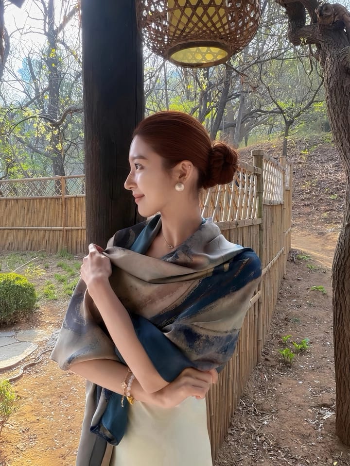 Customer photo review of Dunhuang Five Elements Printed Mulberry Silk Shawl / Scarf
