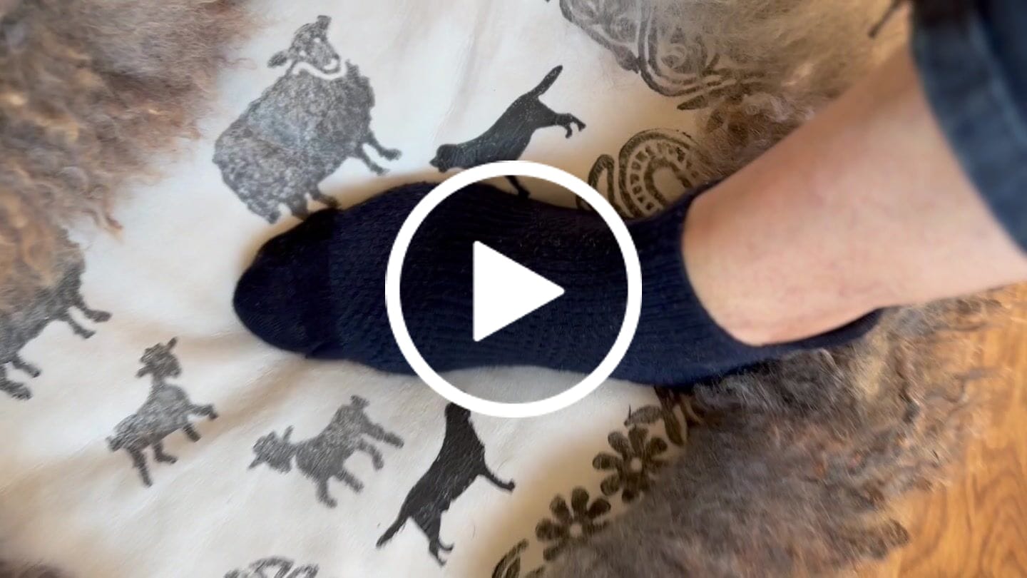 Customer video review of Ankelsokker i bambus med mild kompresjon