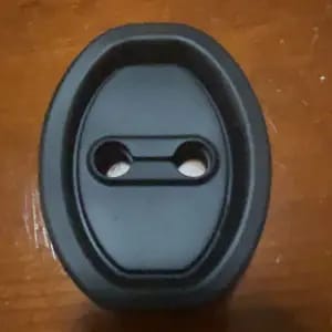 Customer photo review of Installazione Facile Copertura Serratura Porta Auto Autoadesiva