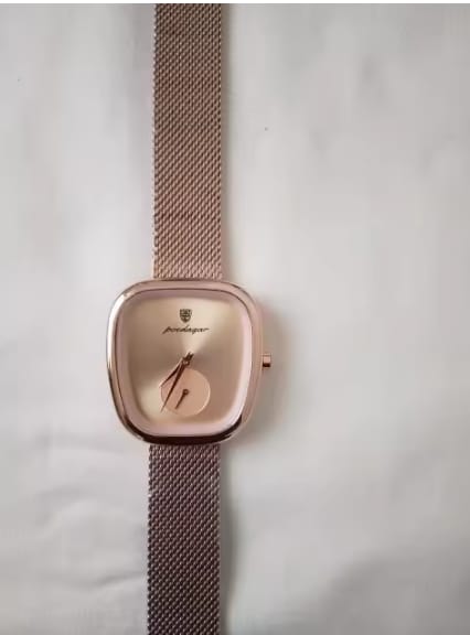 Customer photo review of Reloj Célestine Mujer